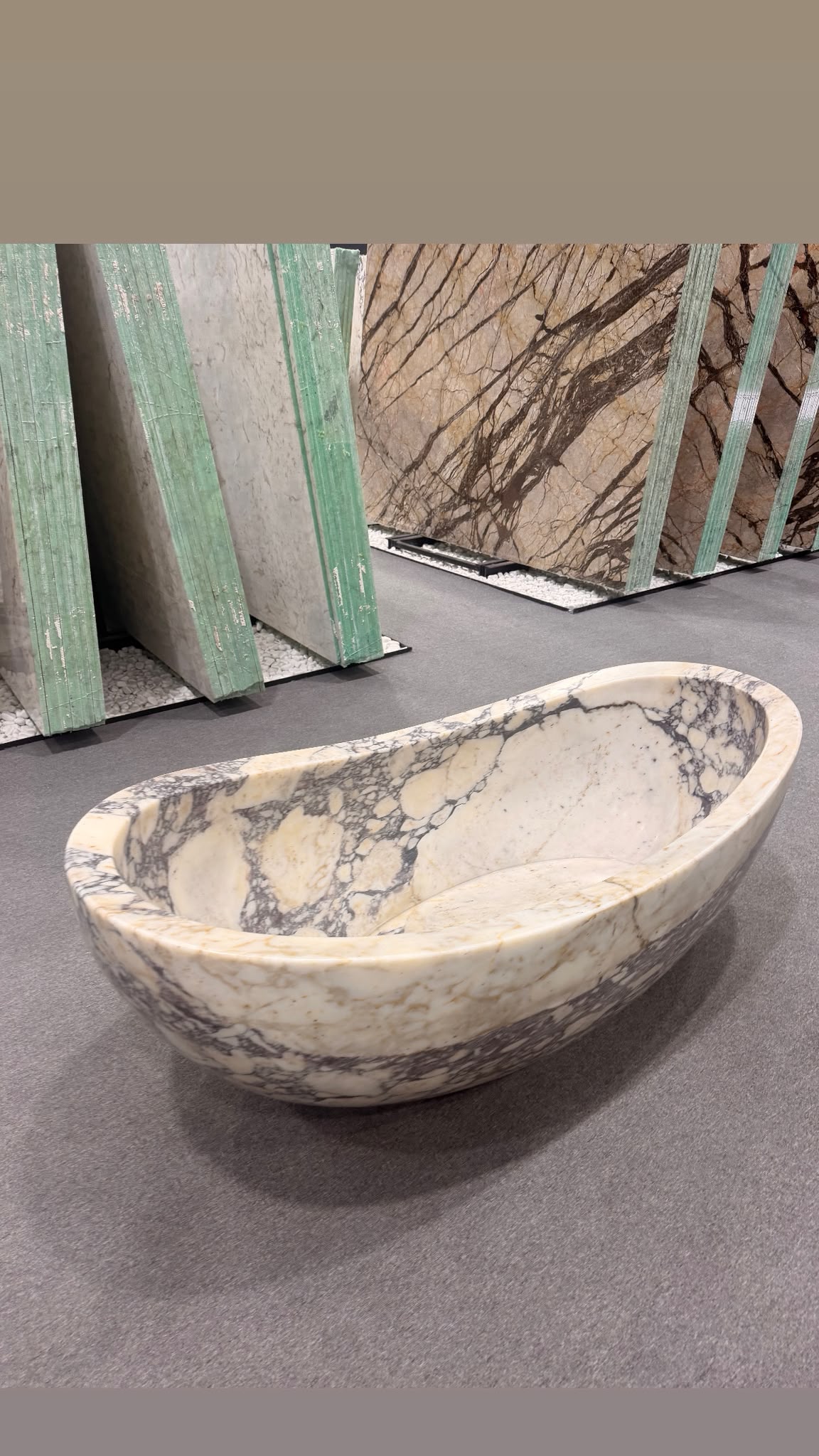 Marmorwanne im Atelier Marmorrino
